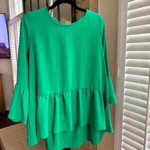 Kelly Green 3/4 Flare Sleeve Top